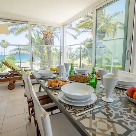 Fig Tree Beach View Apartment